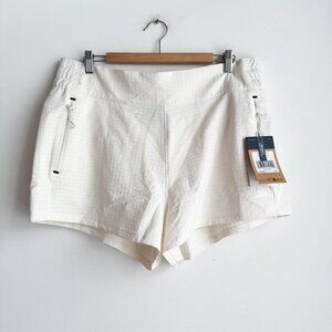 The North Face Tekware Grid White Waffle Textured Shorts XL